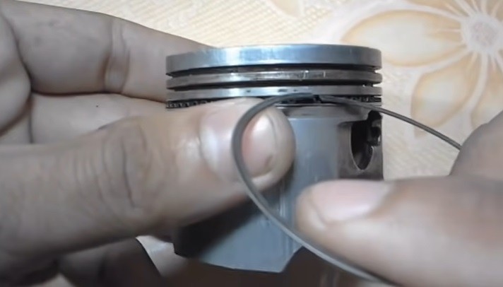 Jangan Sampai Terbalik, Begini Cara Pasang Ring Piston Di Motor