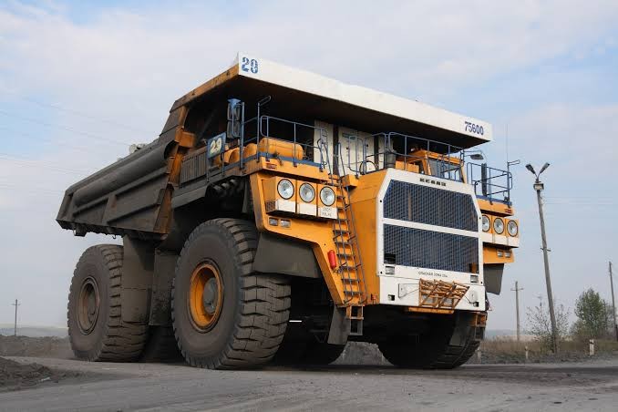 Belaz 75601