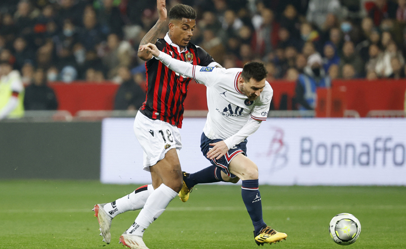 Paris Saint-Germain (PSG) kalah 0-1 dari OGC Nice pada pekan ke-27 Liga Prancis di Stadion Allianz Riviera, Minggu (6/3/2022) dini hari WIB. (Foto:  REUTERS/Eric Gaillard)