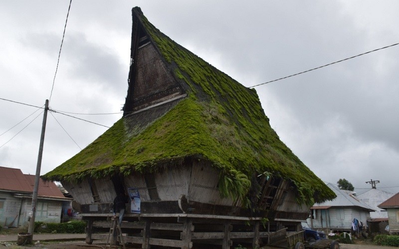 Rumah Adat Batak Karo (Foto: Dok Kemendikbud)