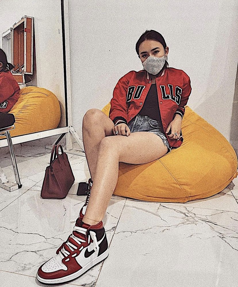 Potret Seksi Artis Cantik Menggunakan Hotpants. (Foto: Instagram)