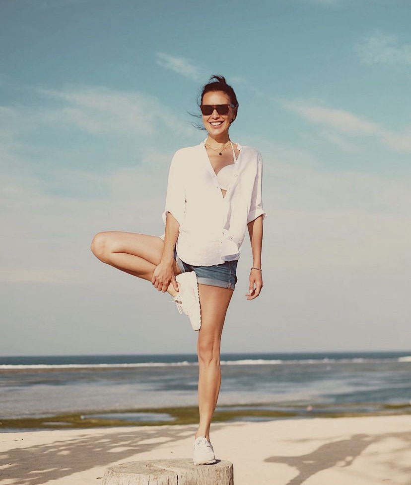 Potret Seksi Artis Cantik Menggunakan Hotpants. (Foto: Instagram)