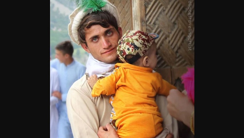Tradisi meniduri wanita Suku Kalash Pakistan merupakan salah satu ritual yang unik di dunia dan dilakukan para pemuda. (Foto: Reddit)