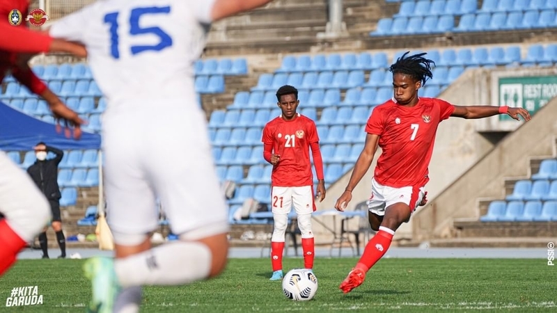 Pilar Timnas Indonesia U-19, Ronaldo Kwateh mencetak satu gol ke gawang Daegu University, Minggu (27/3/2022). (Foto: Instagram/@pssi)