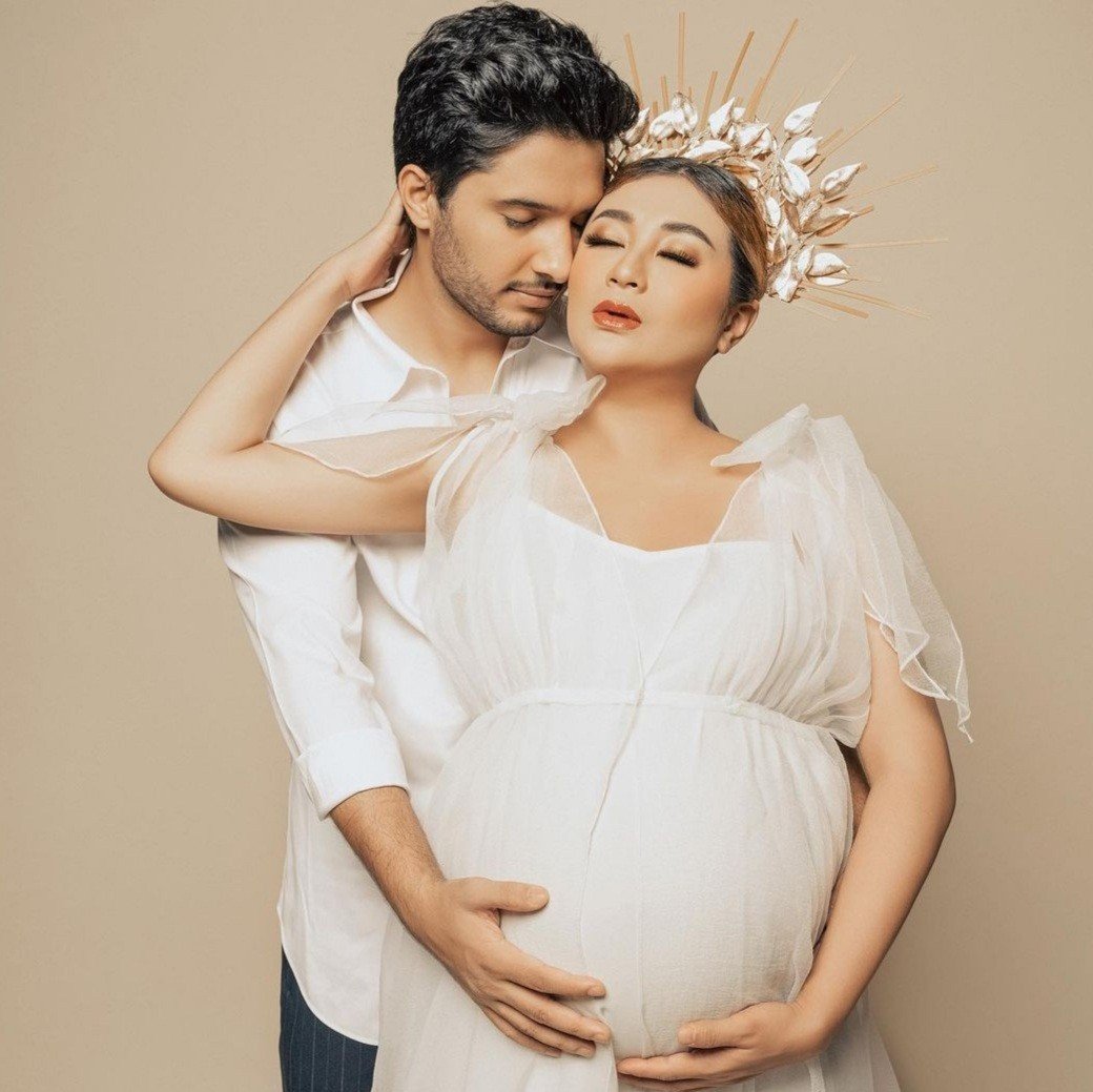 Artis India yang Menikah dengan Orang Indonesia. (Foto: Instagram)