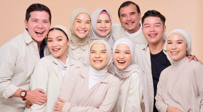 Artis Paling Banyak Punya Saudara. (Foto: instagram)