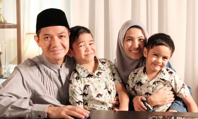 Dude Harlino rtis yang Pernikahannya Melalui Taaruf. (Foto: Instagram)