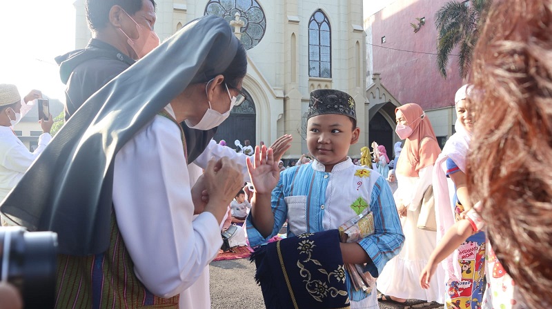 Cerita Umat Katolik di Malang, Sediakan Halaman Gereja untuk Salat Idul Fitri