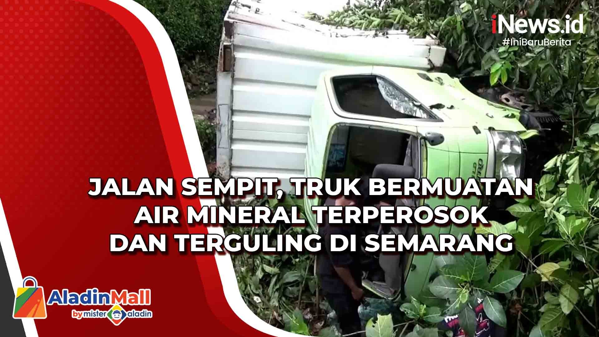 Truk Pengangkut CPO di Aceh Singkil Terperosok di Tengah Jembatan