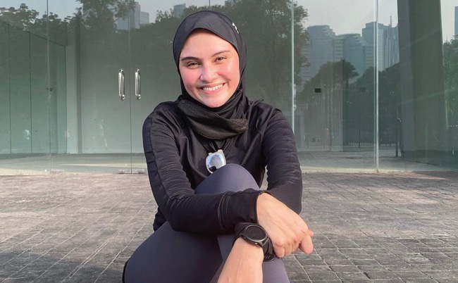 Zee Zee S Artis cantik Indonesia berdarah Arab. (Foto: IG)