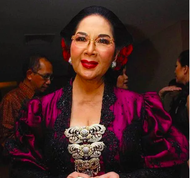 Screen Shot 2022 07 01 At 07 55 52 Deretan Artis Legendaris yang Diberi Nama Panggung oleh Soekarno. (Foto: Instagram)