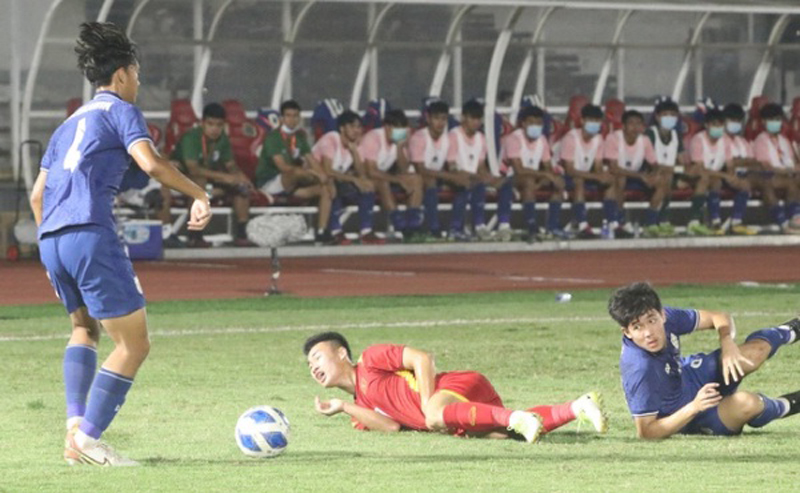 Sebagian netizen Tanah Air sebut Vietnam dan Thailand main sabun di laga terakhir Grup A Piala AFF U-19 2022, Minggu (10/7/2022) malam.  (Foto: Zing News)