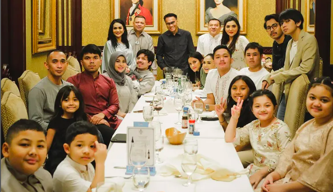 Artis Rukun Bercerai di Hari Tua. (Foto: Instagram)