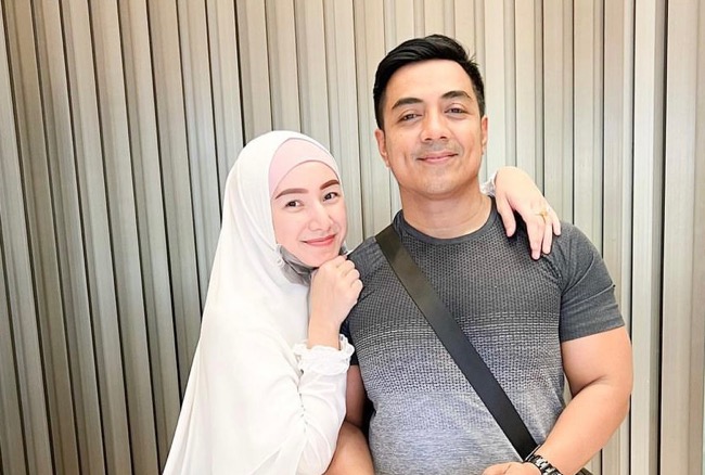 Indri Giana, Artis menikah dengan ustaz Artis menikah dengan ustaz, Indri Giana dengan Ustaz Riza Muhammad. (Foto: IG)