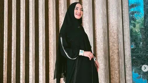 Artis Berhijab Tercantik di Indonesia. (Foto: Instagram)