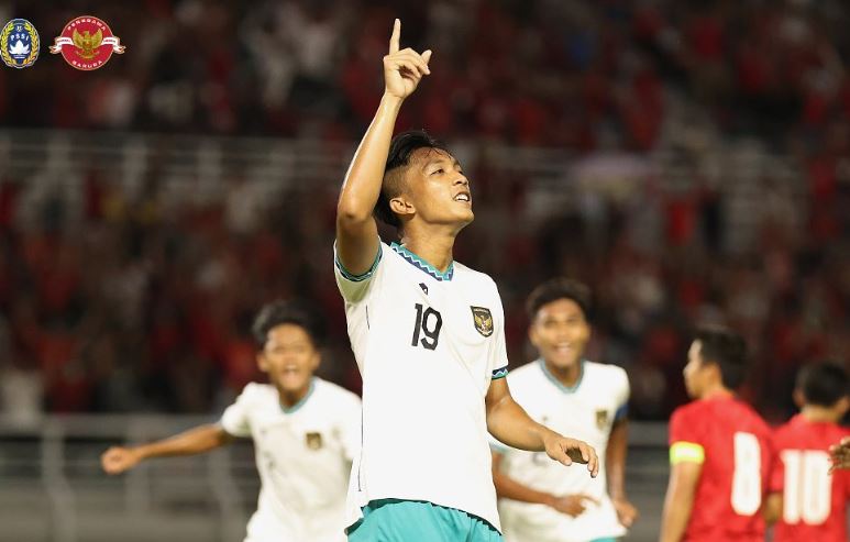 Striker Timnas Indonesia U-19, Rabbani Tasnim merayakan gol ke gawang Hong Kong pada laga kedua Grup F Kualifikasi Piala Asia U-20 2023 di Stadion Gelora Bung Tomo, Surabaya, Jumat (16/9/2022). (Foto: Instagram/@pssi)