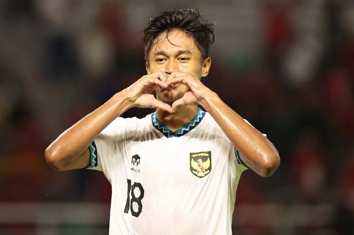 Pemain Timnas Indonesia U-19, Alfriyanto Nico merayakan gol ke gawang Hong Kong pada laga kedua Grup F Kualifikasi Piala Asia U-20 2023 di Stadion Gelora Bung Tomo, Surabaya, Jumat (16/9/2022). (Foto: Instagram/@pssi)