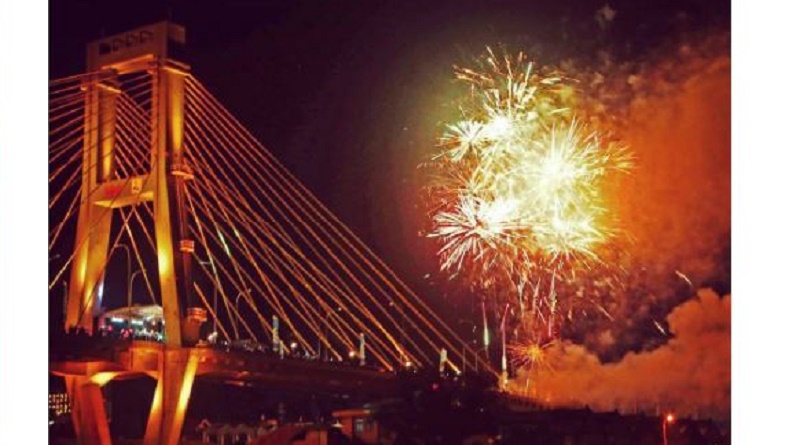 Jembatan Soekarno yang menjadi salah satu tempat instagramable di Kota Manado. (Foto : Instagram/Donald Karouw)