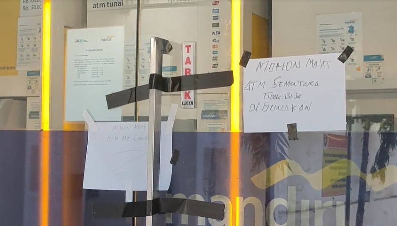 TKP ATM yang hendak dibobol oknum TNI di Sidoarjo. (Foto: iNews.id/Pramono Putra).