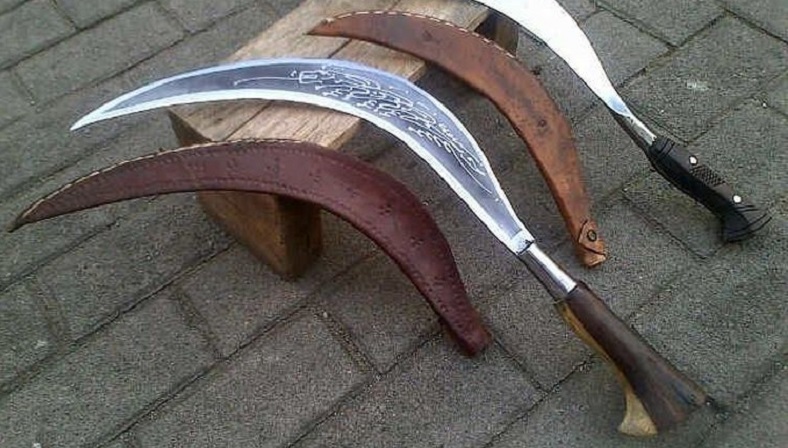 Celurit, salah satu senjata tradisional Jawa Timur. (foto: madura).