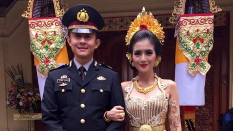 Artis menikah dengan adat Bali, Kadek Devi (Instagram)