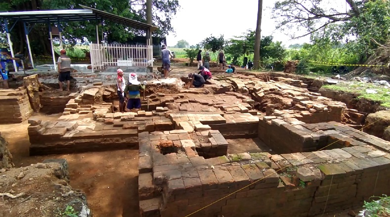 Struktur bangunan diduga candi berusia 1.000 tahun lebih peninggalan Kerajaan Medang semasa kepemimpinan Mpu Sindok ditemukan di Jombang. (Foto: Mukhtar Bagus)