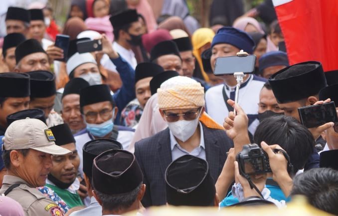 Ketua Umum PB NWDI TGB Hm Zainul Majdi menghadiri pengajian di Pondok Pesantren Darunnadwah AL Majidiah NWDI Aikmel, Kabupaten Lombok Timur, Rabu (23/11/2022). (Foto: MPI)