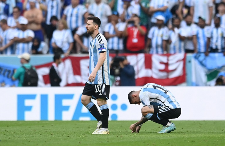 Kejutan terjadi di laga-laga awal Piala Dunia 2022. Timnas Argentina keok melawan Arab Saudi di penyisihan grup C. (foto: REUTERS).