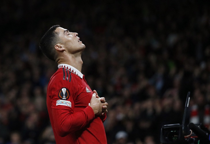 Ronaldo selebrasi seperti gestur orang tidur (foto: REUTERS).