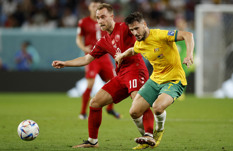 Timnas Australia imbang 0-0 melawan Denmark pada babak pertama matchday terakhir Grup D Piala Dunia 2022 di Al Janoub Stadium, Rabu (30/11/2022) malam WIB. (Foto: REUTERS/John Sibley)