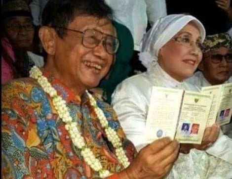 Nani Wijaya dan suami keduanya. (foto: Istimewa)