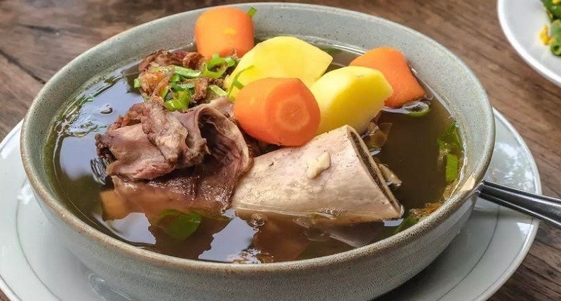 Resep Sop Iga Sapi Bening ala Resto, Kuahnya Segar Bikin Ketagihan