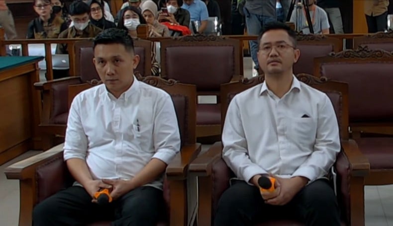 Mantan Kasubbagaudit Baggak Etika Rowabprof Divpropam Polri, Kompol Chuck Putranto (kiri). (Foto: MPI)