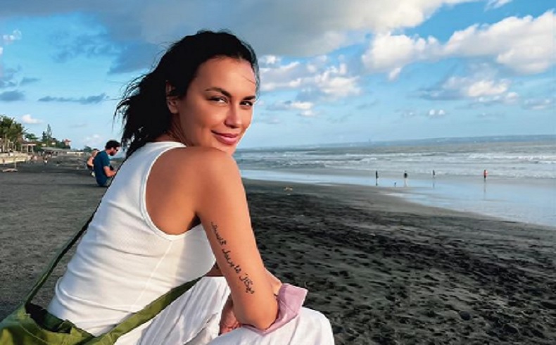 Sophia Latjuba salah satu potret artis usia 40-an liburan ke Bali. (Foto: Instagram)