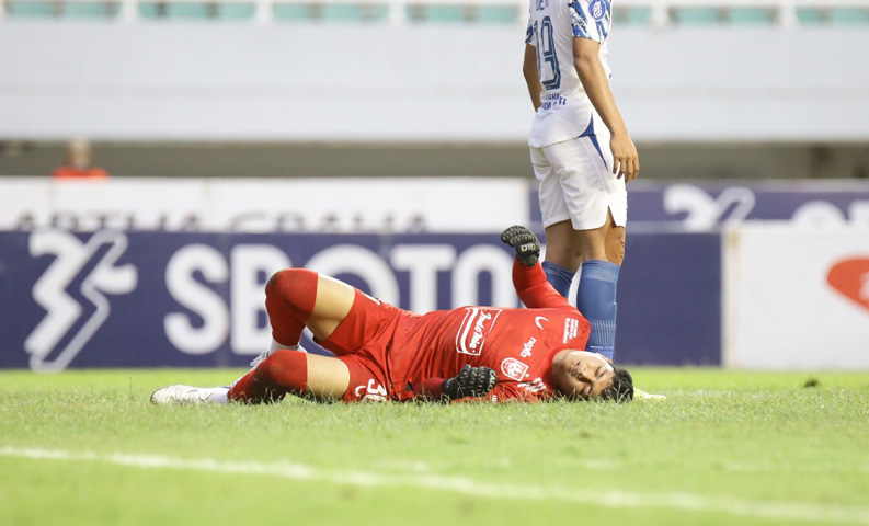 adi_satryo_kiper_psis_cedera