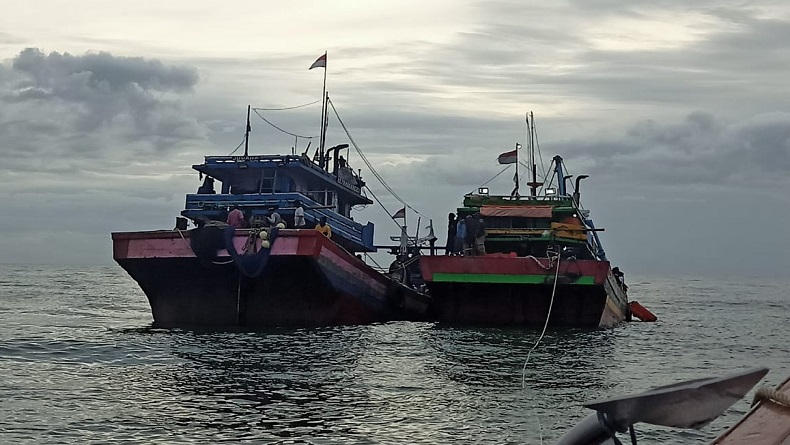 2_kapal_nelayan_jateng_diamankan_di_kalsel 2_kapal_nelayan_jateng_diamankan_di_kalsel