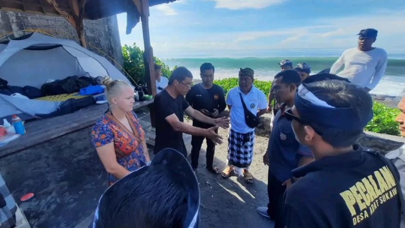 Heboh Bule Bentak Pecalang Sambil Makan, Tak Terima Ditegur Berkeliaran saat Nyepi
