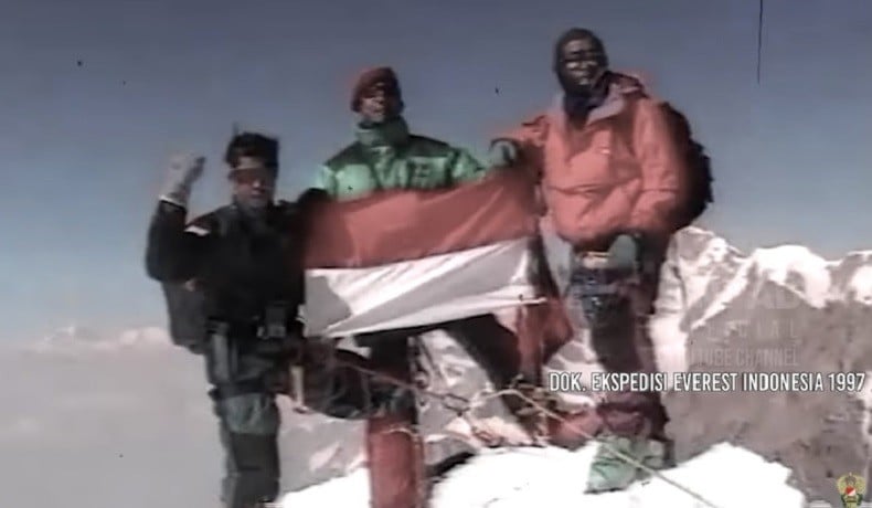 Tim Ekspedisi Everest 1997. (Foto istimewa).