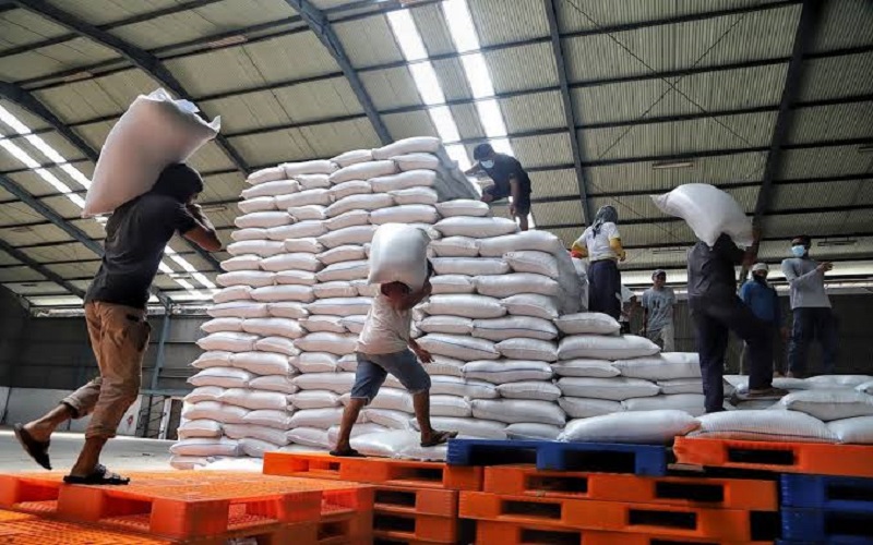 4,4 Juta Warga Jabar Terima Bantuan Beras, Dijatah 10 Kg per Orang