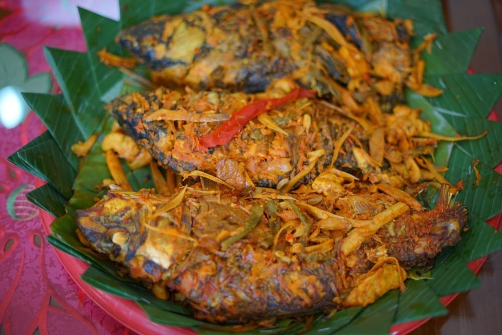5 Makanan Khas Danau Toba, Ada Sashimi-nya Orang Batak!
