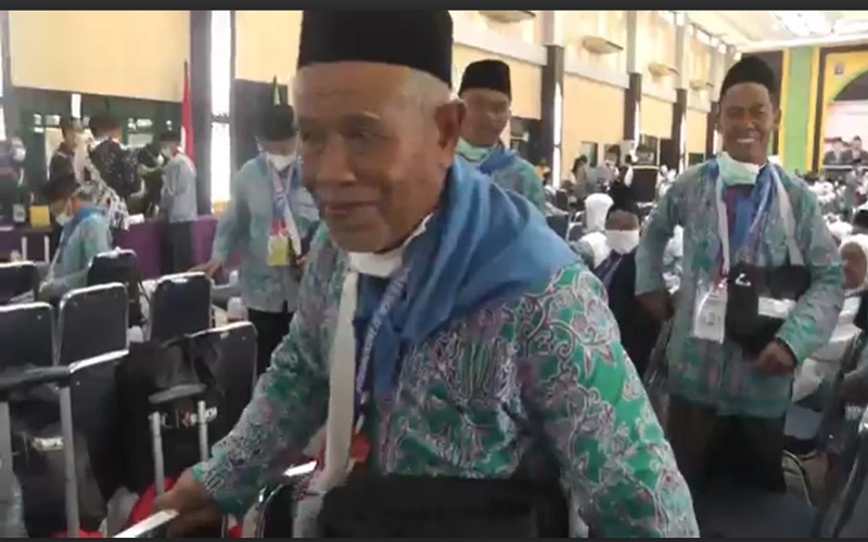 Kisah Kakek Mislan Penjual Tempe Pergi Haji di Usia 93 Tahun, Tekun Menabung Sejak 1953