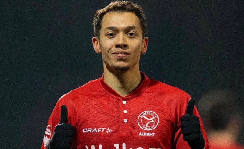 Pemain keturunan Indonesia menorehkan prestasi di Eropa. Kali ini, Ilias Alhaft yang berhasil membantu Almere City untuk promosi ke kasta teratas Liga Belanda. (Foto: Ist)