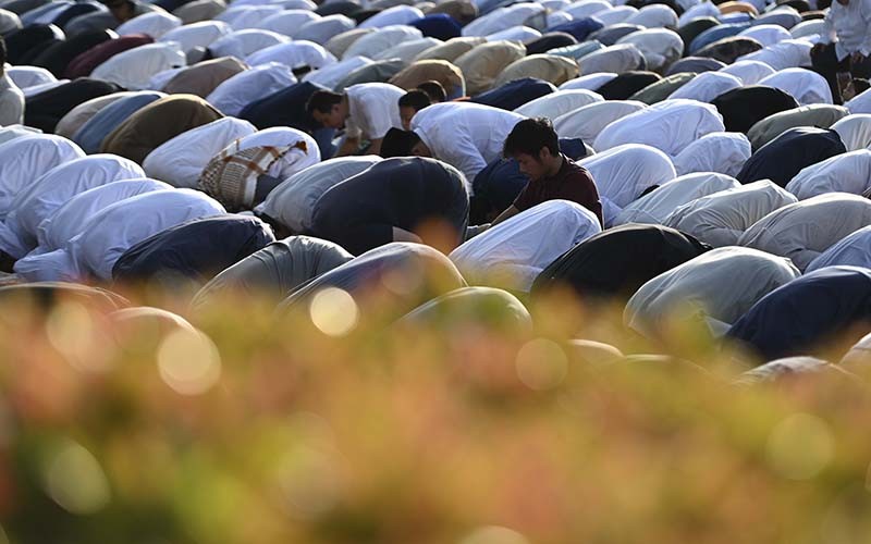 Niat Sholat Idul Fitri untuk Imam dan Makmum, Lengkap Tata Cara dan Bacaan Takbir