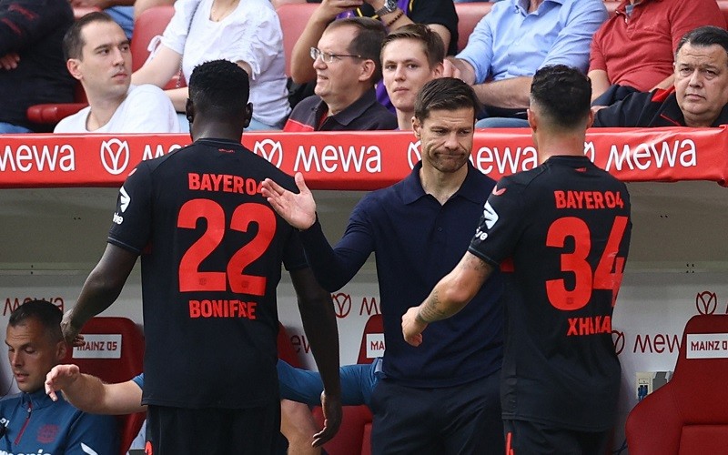 Xabi Alonso membawa Bayer Leverkusen memuncaki klasemen sementara Liga Jerman 2023-2024. (Foto: Hudi)