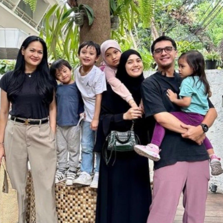Artis tetap awet muda meski anak sudah remaja. (Foto: instagram)
