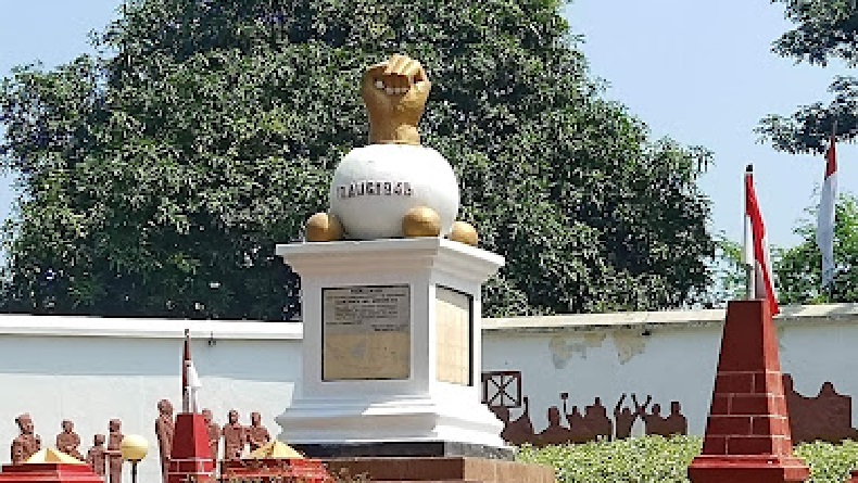 Monumen Kebulatan Tekad dikenal oleh warga Karawang sebagai Tugu Peureup. (FOTO: istimewa)