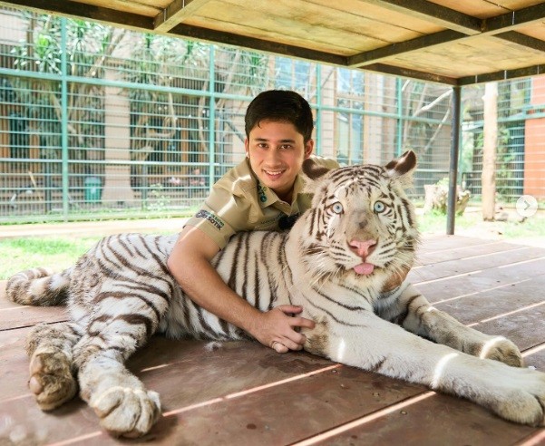 Artis punya kebun binatang di rumahnya. (Foto: instagram)