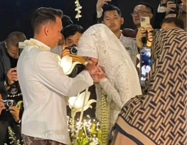 Pemain Timnas Indonesia Egy Maulana Vikri menikah dengan putri alm Ustaz Jefri Al Buchori Adiba Khanza hari ini, Minggu (10/12/2023). Pernikahan berlangsung di Jakarta. (foto: Instagram/Egydanadiba)