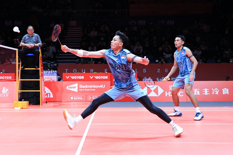 Fajar Alfian/Muhammad Rian Ardianto Fajar Alfian/Muhammad Rian Ardianto, tersingkir di semifinal BWF World Tour Finals 2023 usai kalah rubber game 20-22, 21-12 dan 16-21dari Liang Wei Keng/Wang Chang di Hangzhou Olympic Sports Centre Gymnasium, Sabtu (16/12/2023). (Foto: PBSI)