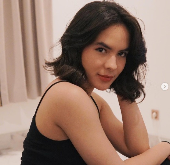Potret cantik Steffi Zamora. (foto: Instagram)